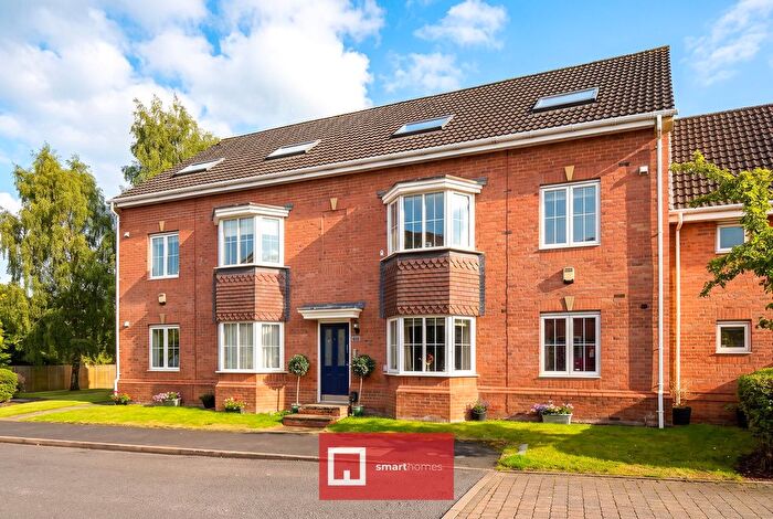 2 Bedroom Flat For Sale In Innisfree Close, Wythall, B47