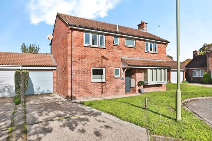 4 Bedroom Detached House To Rent In Carisbrooke Court, New Milton, Hampshire, BH25