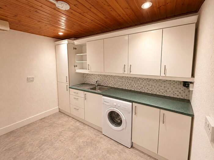 1 Bedroom Flat To Rent In Birkenshaw Street, Dennistoun, G31
