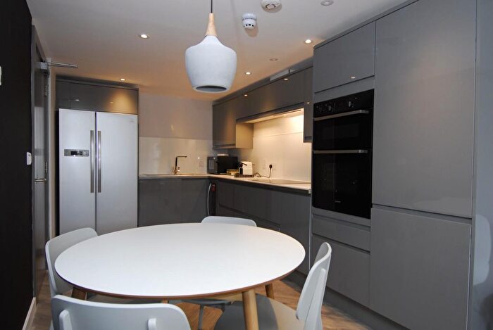 2 Bedroom Flat To Rent In Cornwall Heights, Plymouth, PL1