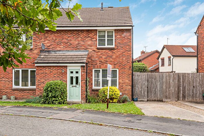 3 Bedroom Semi-Detached House For Sale In Palace Meadow, Chudleigh, TQ13