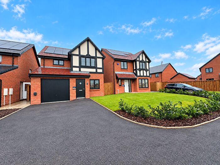 3 Bedroom Detached House For Sale In Outbarn Drive, Westhoughton, BL5