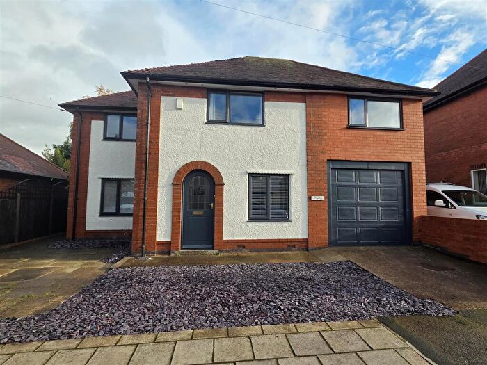 4 Bedroom Detached House For Sale In Birkland Avenue, Warsop, Mansfield, NG20