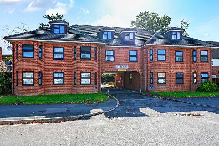 3 Bedroom Flat To Rent In Netley Street, Farnborough, GU14