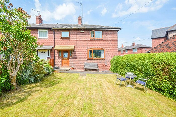 3 Bedroom End Of Terrace House For Sale In Longthorpe Lane, Lofthouse, Wakefield, WF3