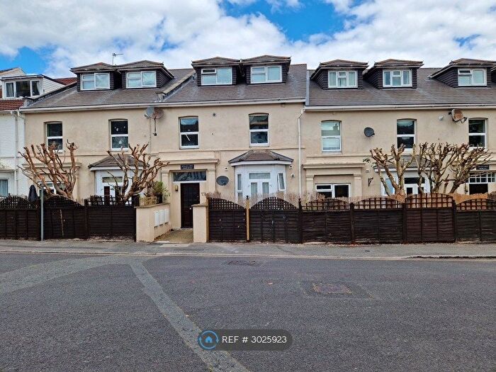 3 Bedroom Flat To Rent In Newgate Lodge, Bournemouth, BH2
