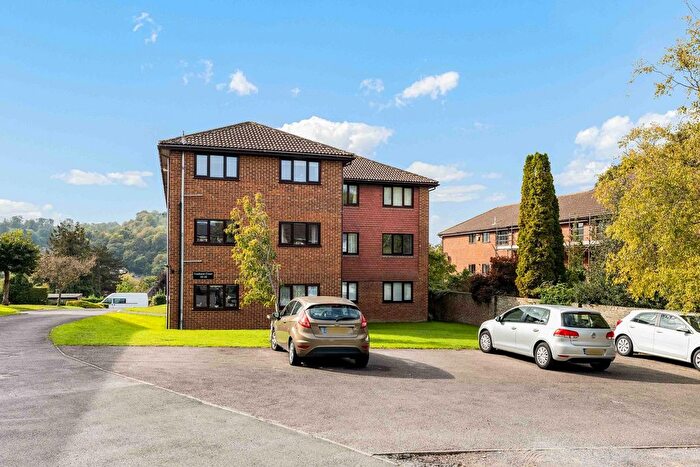 2 Bedroom Flat For Sale In London Road, River, Dover, CT16