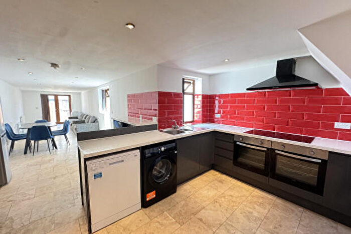 7 Bedroom Terraced House To Rent In May Street Cardiff, CF24