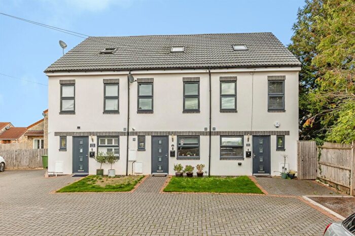4 Bedroom Terraced House For Sale In London Road, Warmley, Bristol, BS30