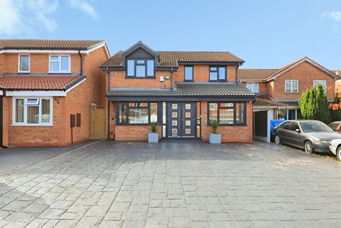 4 Bedroom Detached House For Sale In Kempsons Grove, Sedgemoor Park, Bilston, WV14