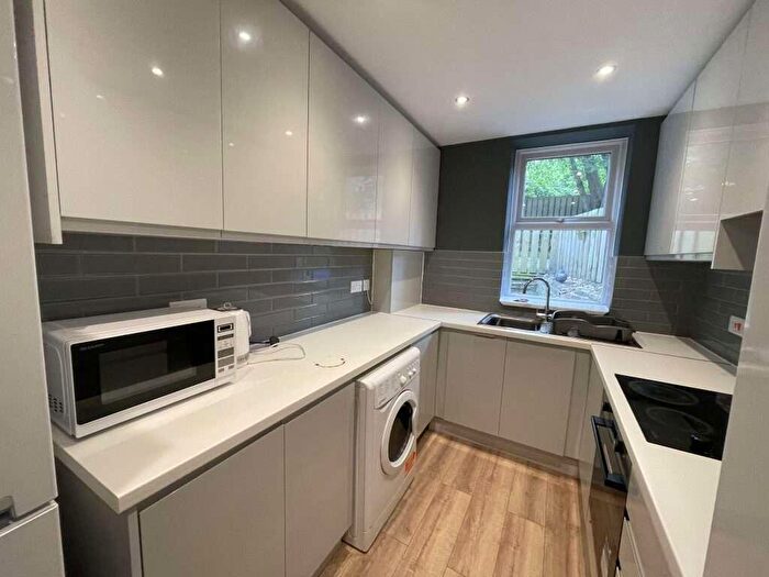 5 Bedroom House To Rent In Barber Road, Crookesmoor, S10