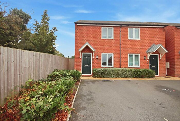 2 Bedroom Semi-Detached House For Sale In Caulfield Close, Chesterfield, S41