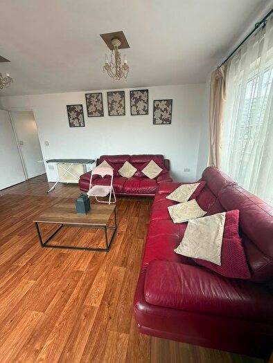 2 Bedroom Flat To Rent In Prince Regent Road, Hounslow, TW3