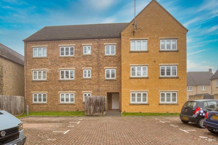 2 Bedroom Flat For Sale In Priory Mill Lane, Witney, OX28