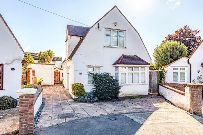 4 Bedroom Detached House For Sale In Circle Gardens, Byfleet, West Byfleet, Surrey, KT14