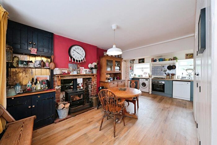 4 Bedroom Cottage For Sale In New Road, Heage, Belper, DE56