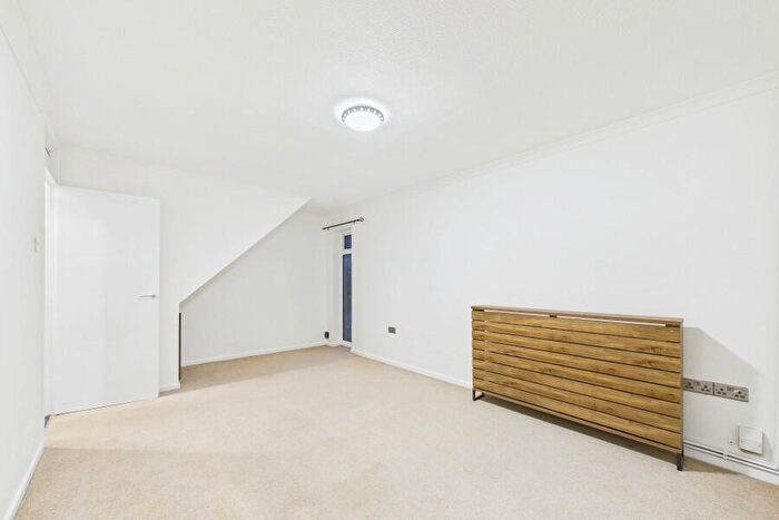 3 Bedroom Terraced House To Rent In Bracknell, RG12