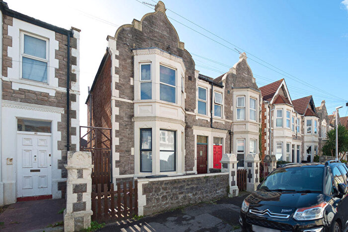 2 Bedroom Flat For Sale In Clifton Road, Nr Sea Front - Generous Sized Flat!, BS23