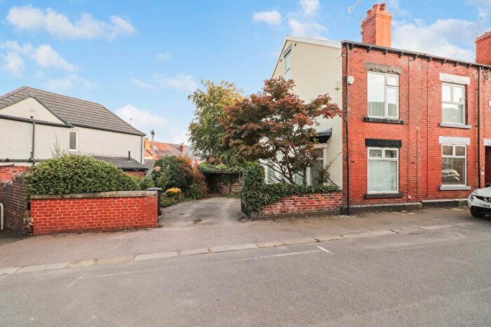 3 Bedroom End Of Terrace House For Sale In Tyzack Road, Sheffield, South Yorkshire, S8