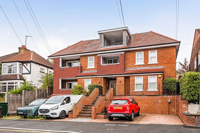 1 Bedroom Flat For Sale In South Drive, Coulsdon, CR5