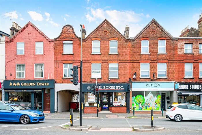 1 Bedroom Flat For Sale In East Street, Epsom, KT17