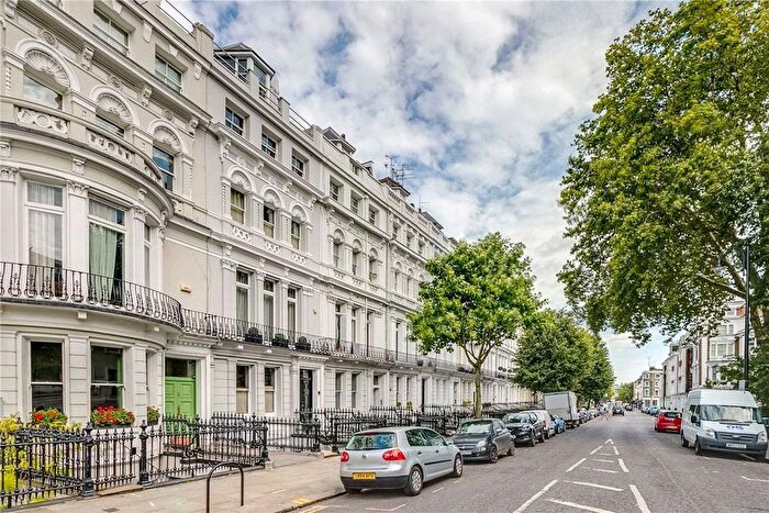 2 Bedroom Flat To Rent In Ladbroke Gardens, London, W11