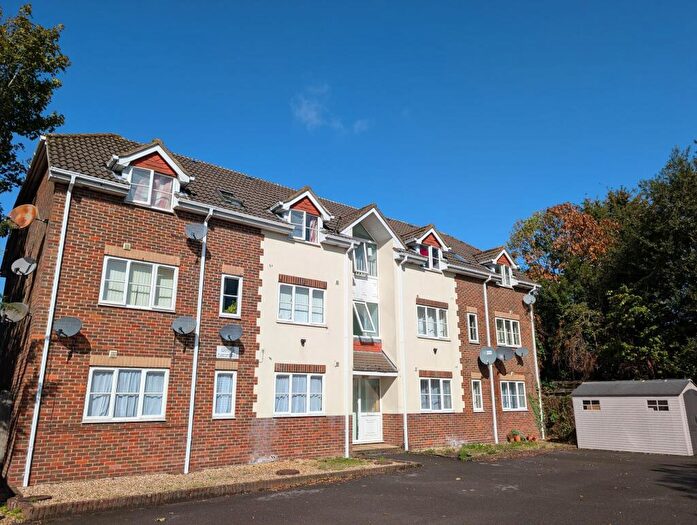 2 Bedroom Flat To Rent In Millbrook Road East, Southampton, SO15