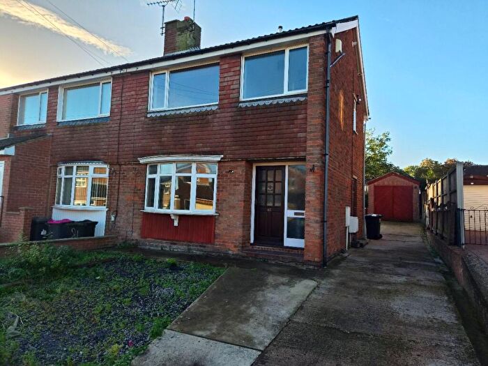 3 Bedroom Semi-Detached House To Rent In Northfield Drive, Woodsetts, S81