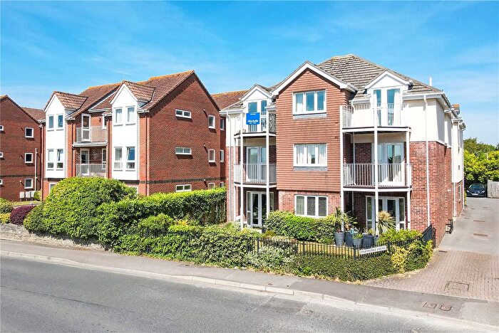 1 Bedroom Flat For Sale In Whitefield Road, New Milton, Hampshire, BH25