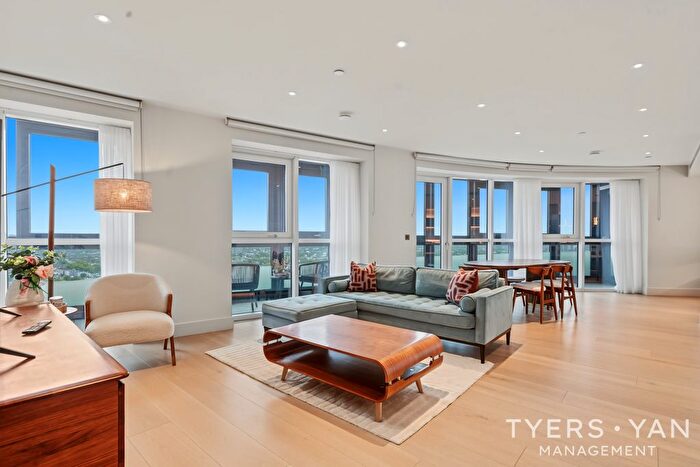 3 Bedroom Flat To Rent In Cassini Apartments, Cascade Way, London, W12