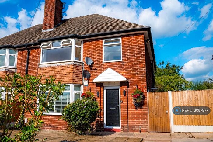2 Bedroom Flat To Rent In Brinkburn Road, Hazel Grove, Stockport, SK7