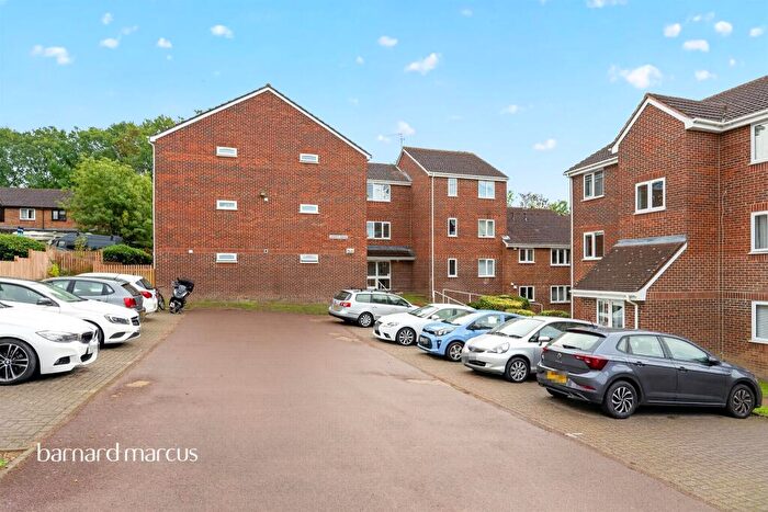2 Bedroom Flat For Sale In Percy Gardens, Worcester Park, KT4
