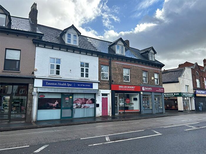 2 Bedroom Flat To Rent In Station Road, Taunton, Somerset, TA1