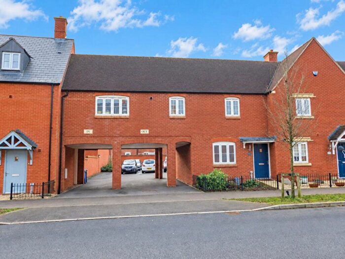 2 Bedroom Coach House To Rent In Poppyfields Way, Brackley, Northants, NN13