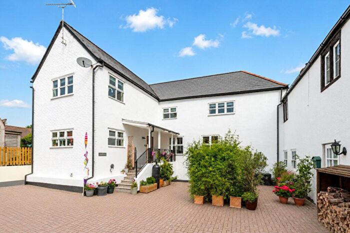 4 Bedroom Semi-Detached House For Sale In High Street, Urchfont, Devizes, Wiltshire, SN10