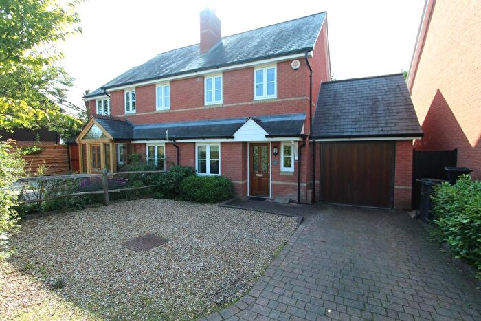 2 Bedroom Semi-Detached House For Sale In Tanfield Lane, Wickham, PO17