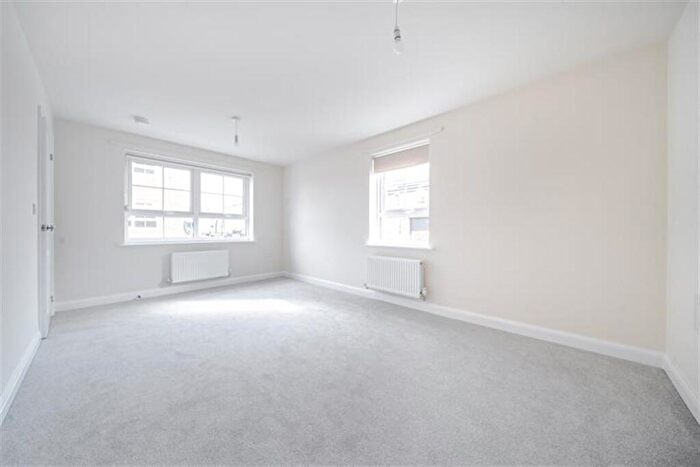 3 Bedroom Semi-Detached House To Rent In Bedroom Semi Detached House In Southwold Drive, Hampton Beach, PE7