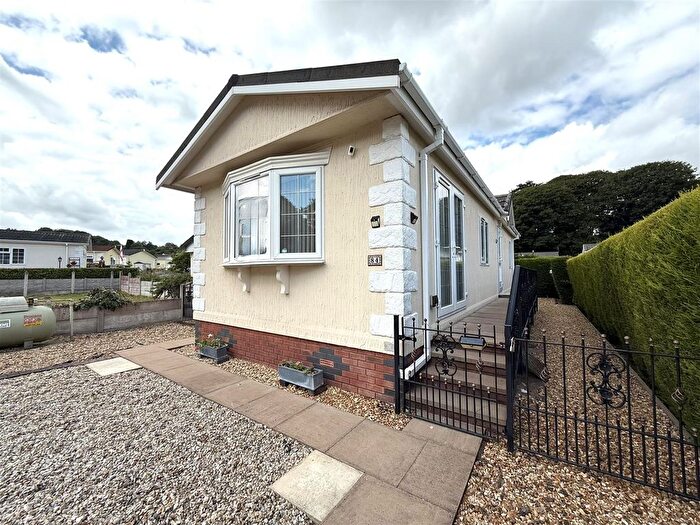 2 Bedroom Mobile/park Home For Sale In Rugeley Road, Armitage, Rugeley, WS15
