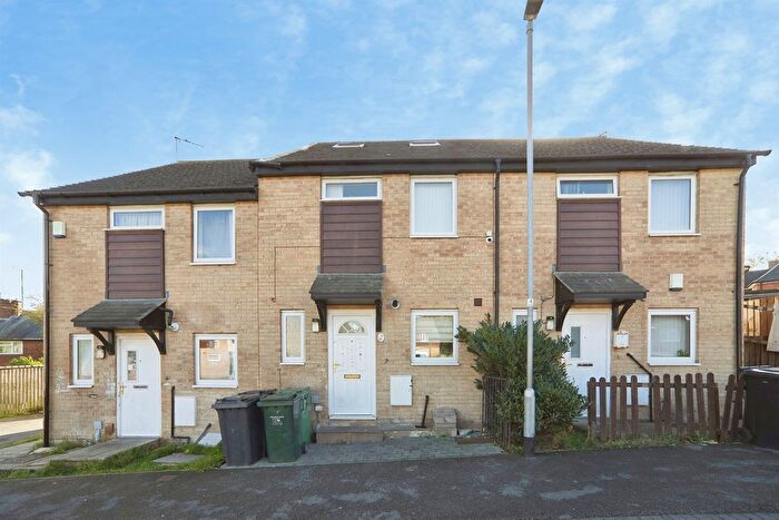 4 Bedroom Terraced House For Sale In Easterly Square, Leeds, LS8