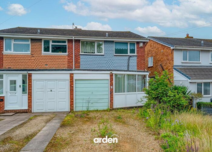 3 Bedroom Semi-Detached House For Sale In Ferndale Close, Catshill, B61
