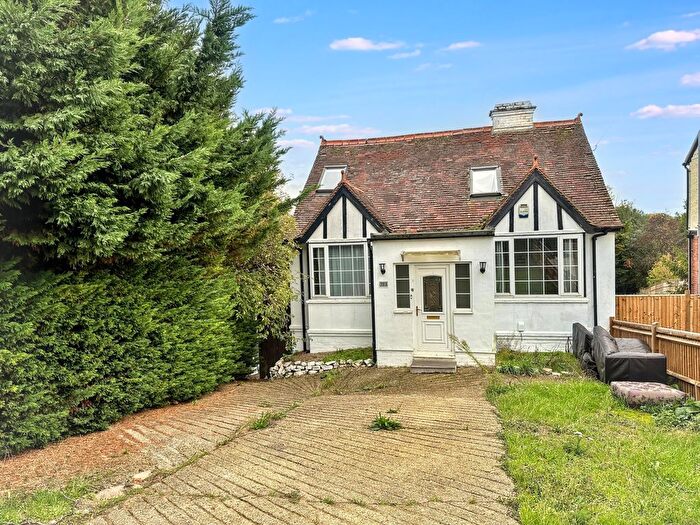 4 Bedroom Property For Sale In Henley Road, Caversham, Reading, Berkshire, RG4