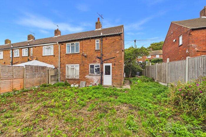 3 Bedroom End Of Terrace House For Sale In Brabner Close, Folkestone, CT19