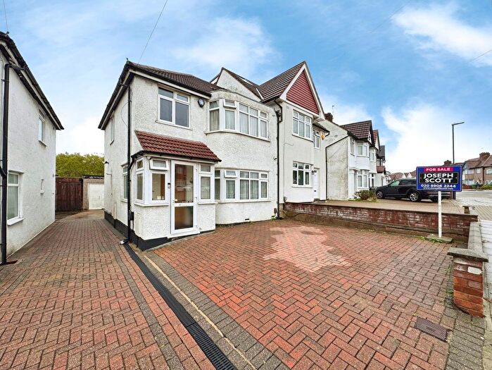 3 Bedroom Semi-Detached House For Sale In Merlin Crescent, Edgware, HA8