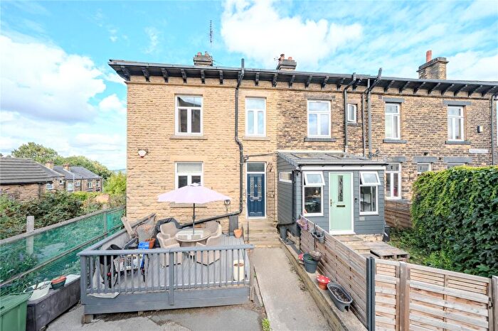 2 Bedroom Terraced House For Sale In Vickersdale Grove, Stanningley, Pudsey, LS28
