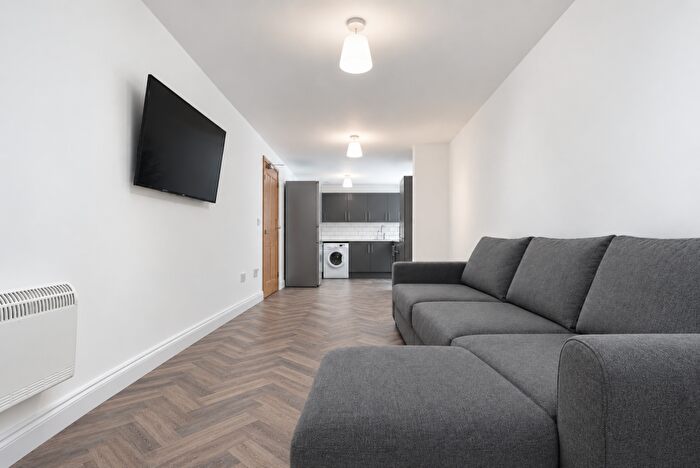 4 Bedroom Flat To Rent In Woodville Road, Cathays, CF24