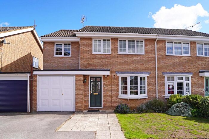 4 Bedroom Semi-Detached House For Sale In Wessex Way, Highworth, Swindon, SN6