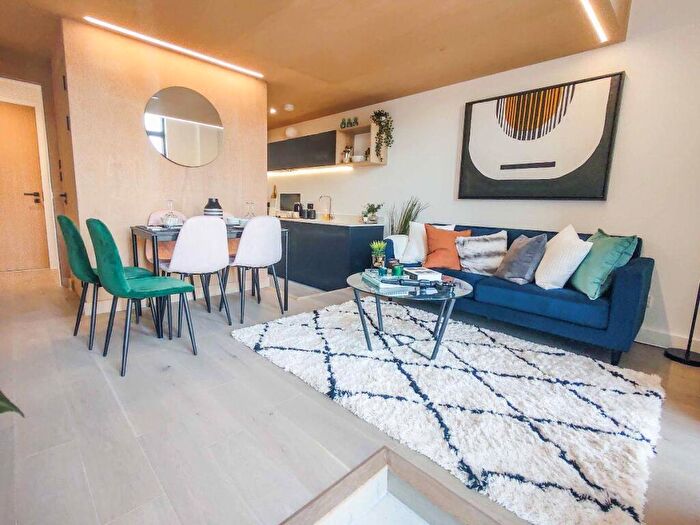 2 Bedroom Apartment To Rent In Sky Gardens, Castlefield, M15