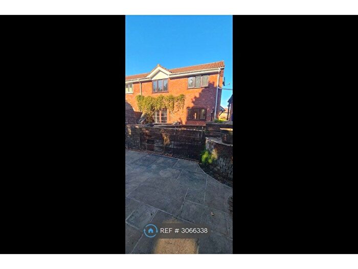 3 Bedroom Semi-detached House To Rent In Saffron Close, Taunton, TA1