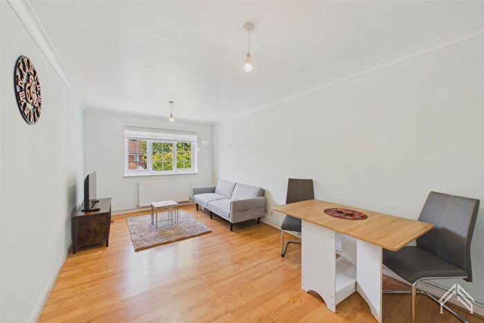 1 Bedroom Apartment To Rent In Eagle Drive, London, NW9