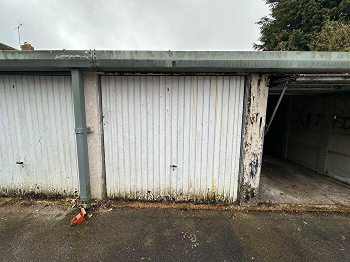 Garage To Rent In Brownhill Road, Southampton, SO52